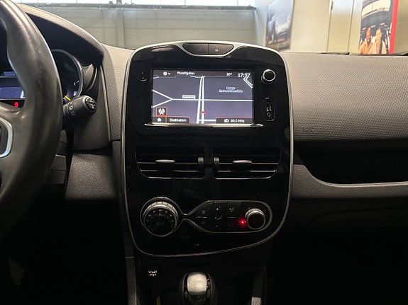 Renault Clio 16 of 24