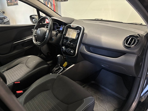 Renault Clio 24 of 24