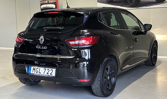 Renault Clio 23 of 24