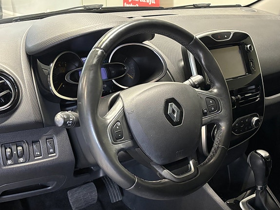 Renault Clio 12 of 24