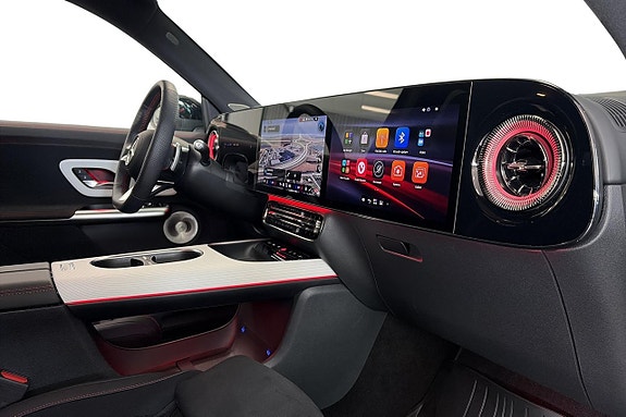 Mercedes-Benz GLB350 5 of 30