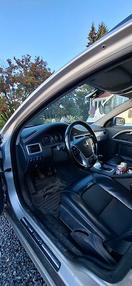 Volvo V70 6 of 7