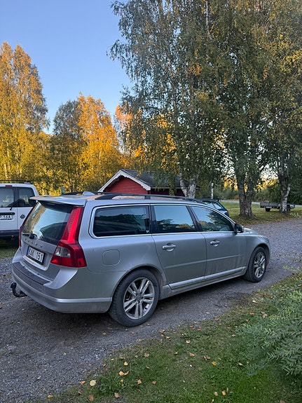 Volvo V70 4 of 12