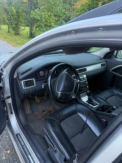 Volvo V70 5 of 12