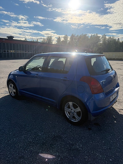 Suzuki Swift 8 of 8