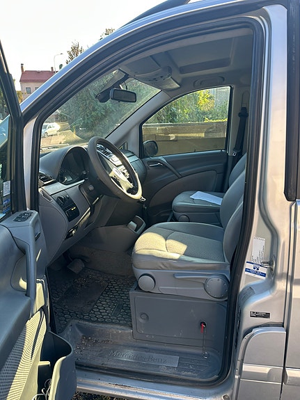 Mercedes-Benz Viano 3 of 8