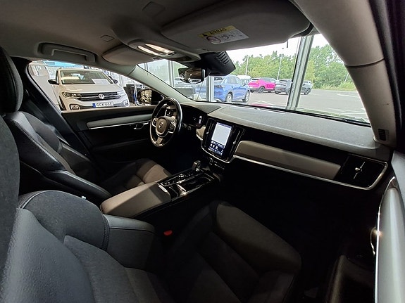 Volvo V90 10 of 13