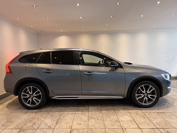 Volvo V60 Cross Country 5 of 22