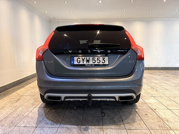 Volvo V60 Cross Country 3 of 22