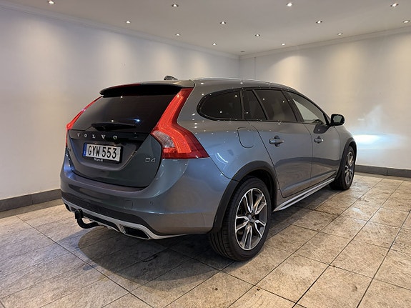 Volvo V60 Cross Country 4 of 22