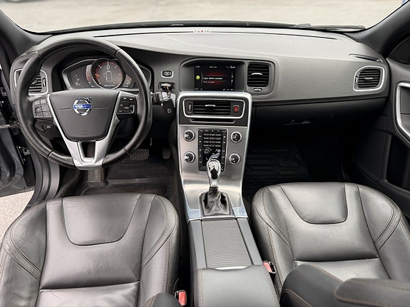 Volvo V60 Cross Country 10 of 22