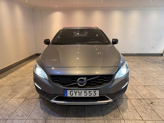 Volvo V60 Cross Country 7 of 22