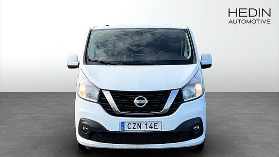 Nissan NV300 8 of 10