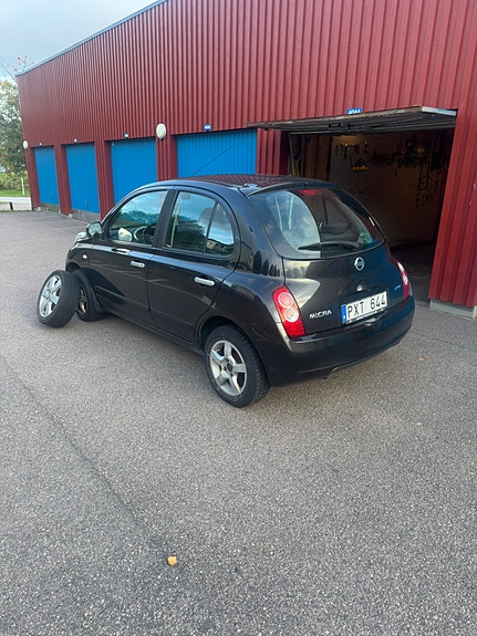 Nissan Micra 2 of 3