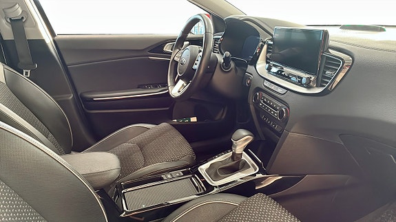 Kia XCeed 3 of 9