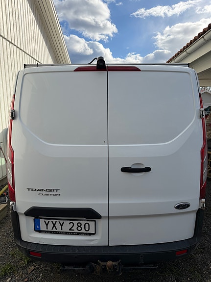 Ford Transit Custom 2 of 8