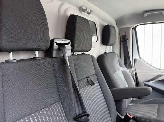 Ford Transit Custom 8 of 8