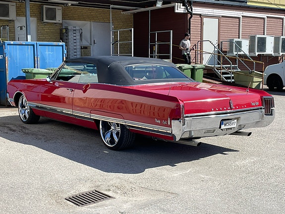 Oldsmobile Ninety-Eight 5 of 5