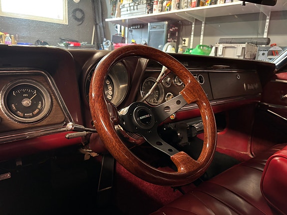 Oldsmobile Ninety-Eight 4 of 5