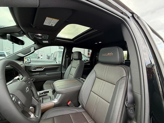 Chevrolet Silverado 1500 8 of 9
