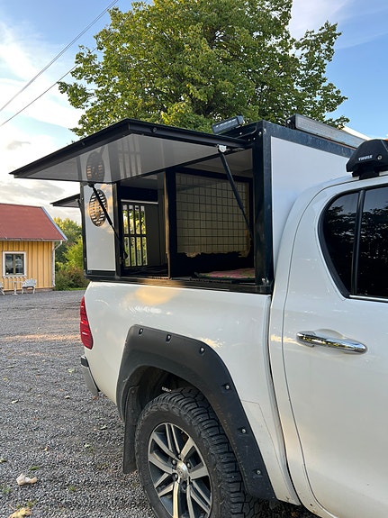 Toyota HiLux 5 of 10