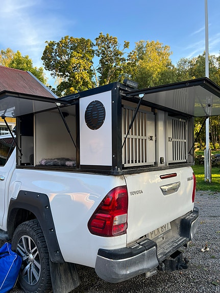 Toyota HiLux 4 of 10
