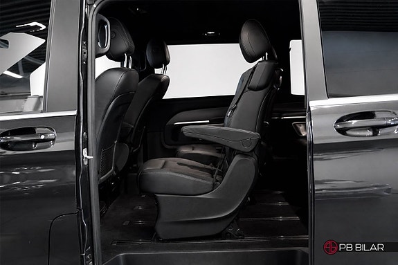 Mercedes-Benz V300 9 of 26
