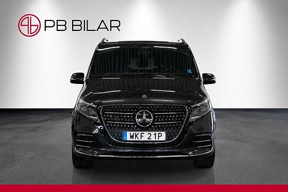Mercedes-Benz V300 3 of 26