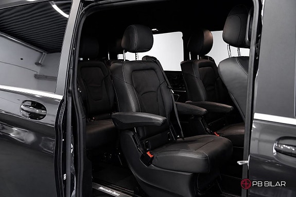 Mercedes-Benz V300 15 of 26