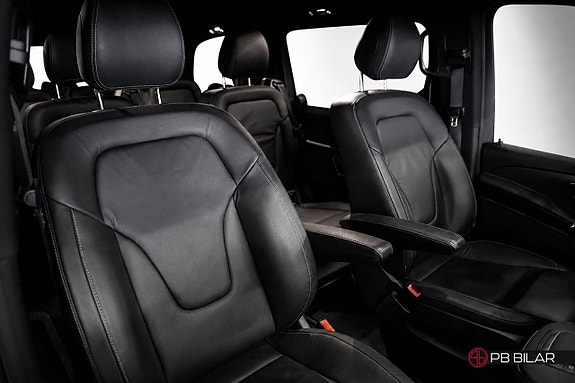 Mercedes-Benz V300 13 of 26