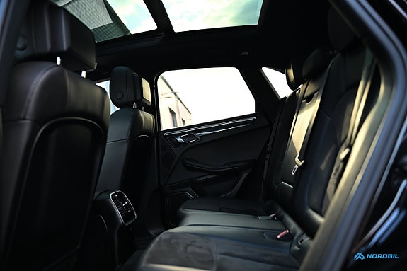 Porsche Macan S 19 of 20