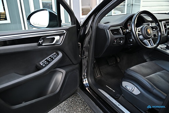 Porsche Macan S 6 of 20