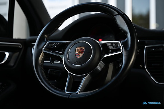 Porsche Macan S 13 of 20
