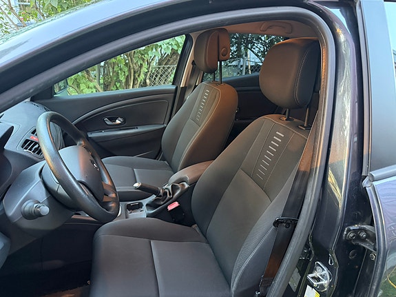 Renault Megane III 9 of 11