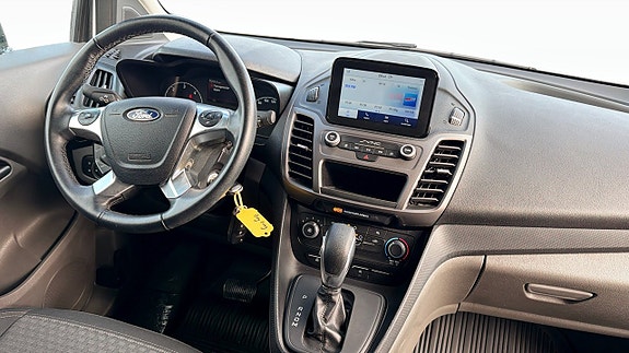 Ford Transit Connect 4 of 11