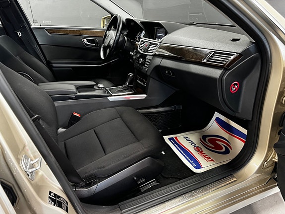Mercedes-Benz E220 16 of 27