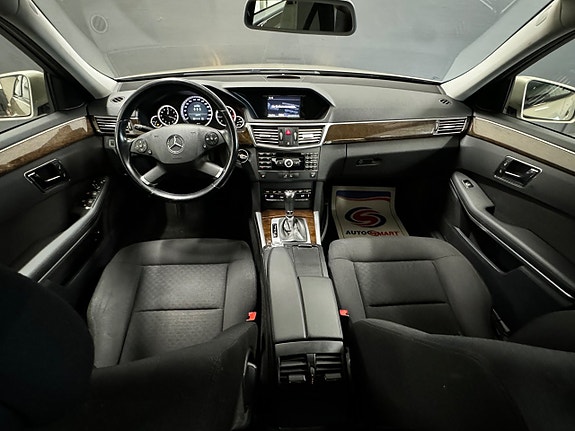Mercedes-Benz E220 18 of 27