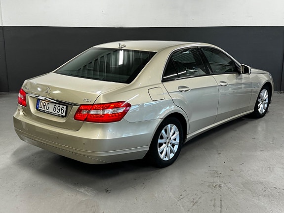 Mercedes-Benz E220 10 of 27
