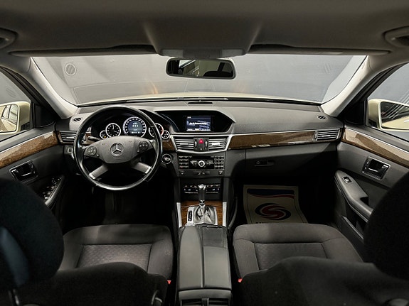 Mercedes-Benz E220 19 of 27