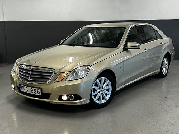 Mercedes-Benz E220 2 of 27