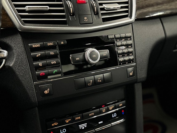 Mercedes-Benz E220 25 of 27
