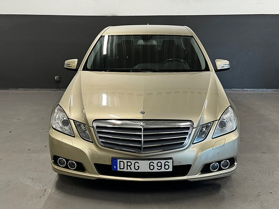 Mercedes-Benz E220 3 of 27