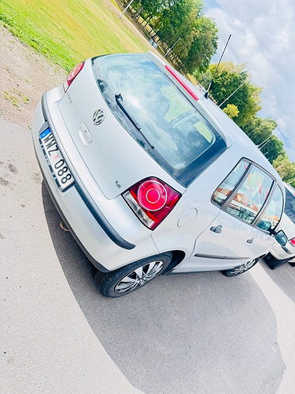 Volkswagen Polo 2 of 3