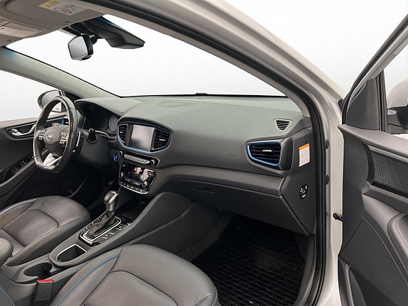 Hyundai IONIQ 30 of 30