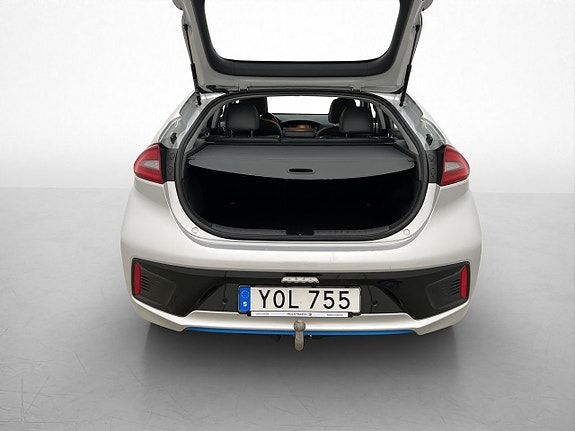 Hyundai IONIQ 10 of 30