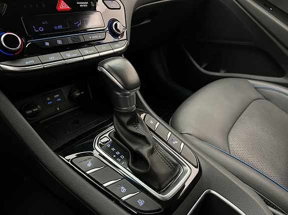 Hyundai IONIQ 27 of 30