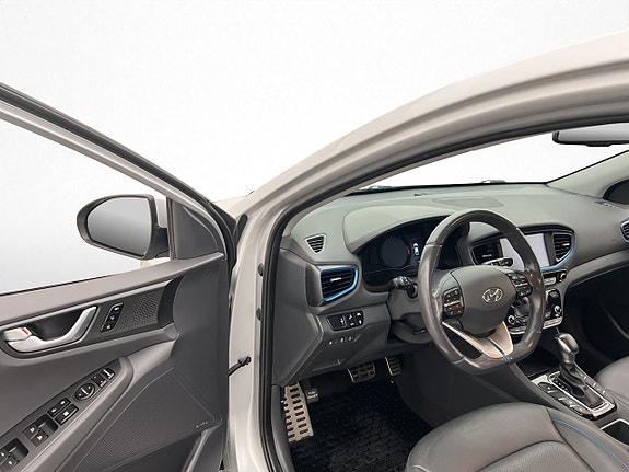 Hyundai IONIQ 11 of 30
