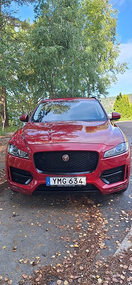 Jaguar F-PACE 8 of 12