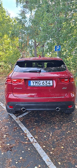 Jaguar F-PACE 9 of 12