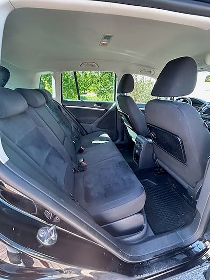 Volkswagen Tiguan 2 of 11